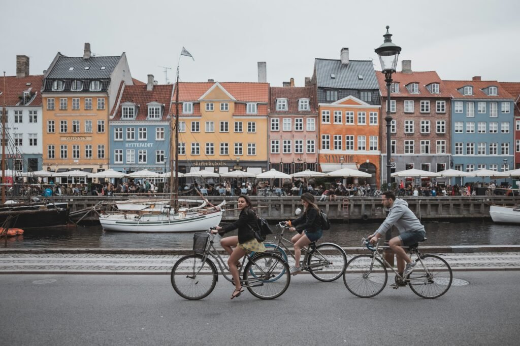 A image of boats and cyclists in Copenhagen
