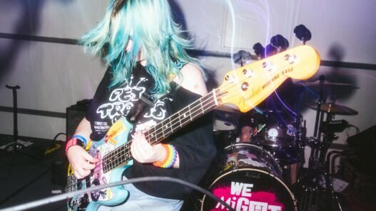 LIv, front woman from We Might Di.