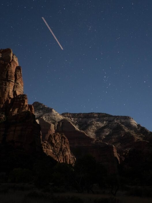 The nighttime sky in the Moab dessert
